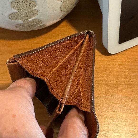 Louis Vuitton Monogram Coin Cash Credit Card Case - Picture 8 of 17